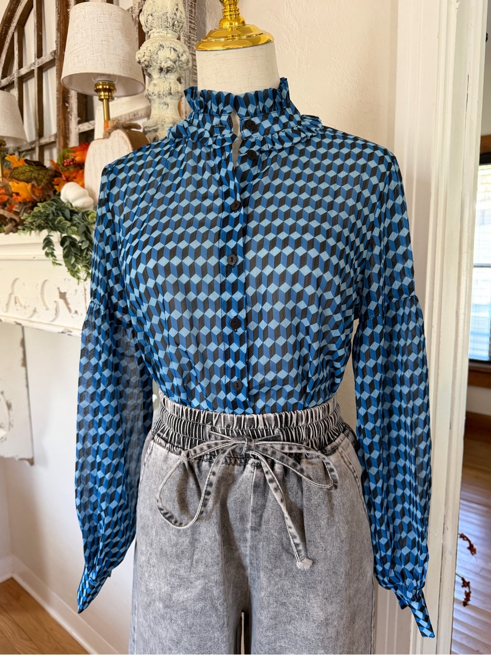 SHEIN Blue Geo Print Ruffle Neck Button-Down Blouse